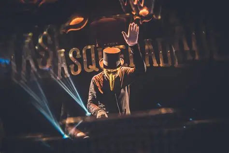 Ibiza újra maszkot húz – Claptone The Masquerade rezidenciája visszatér a Chinois-ba